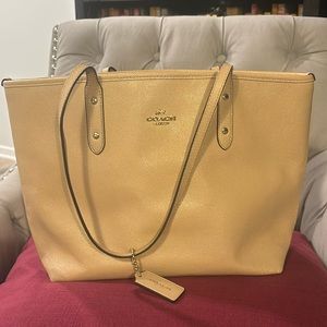 Large Coach tote